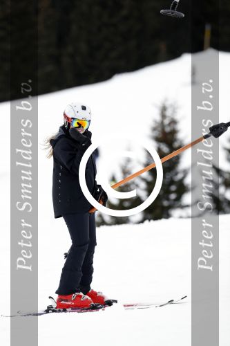 Lech 27 februari 2017
Fotouurtje van de koninklijke familie in Oberlech. Dit jaar waren alleen Koning Willem Alexander Koningin Maxima en de prinsesjes Amalia Ariane en Alexia aanwezig.