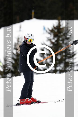 Lech 27 februari 2017
Fotouurtje van de koninklijke familie in Oberlech. Dit jaar waren alleen Koning Willem Alexander Koningin Maxima en de prinsesjes Amalia Ariane en Alexia aanwezig.