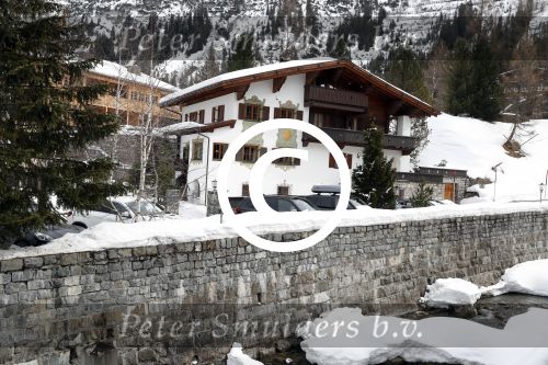 Lech zurs 26 februari 2017
Diverse plekken waar de koninklijke familie regelmatig komt / kwam of verblijft. Chalet naast Hotel; Post waar prinse Beatrix verblijft