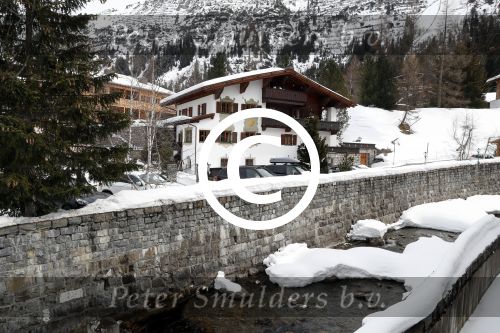 Lech zurs 26 februari 2017
Diverse plekken waar de koninklijke familie regelmatig komt / kwam of verblijft. Chalet naast Hotel; Post waar prinse Beatrix verblijft