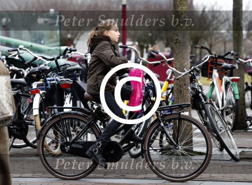Amsterdam 4 februari 2017 
Prinses Marilene met dochter Felicia op haar verjaardag op de fiets in Amsterdam.