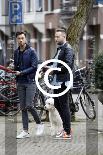 Amsterdam 6 februari 2017 
Raoul v d Heijden (ex gordon)  met een vriend op de cornelis schuytstraat