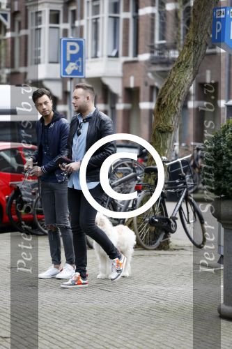 Amsterdam 6 februari 2017 
Raoul v d Heijden (ex gordon)  met een vriend op de cornelis schuytstraat