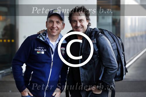 Schiphol 16 februari 2017
Marco Borsato en Raymond Rutting vertrekken vanaf Schiphol naar Aruba om daar foto\'s te gaan maken voor expositie.