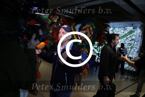 Schiphol 16 februari 2017
Marco Borsato en Raymond Rutting vertrekken vanaf Schiphol naar Aruba om daar foto\'s te gaan maken voor expositie.