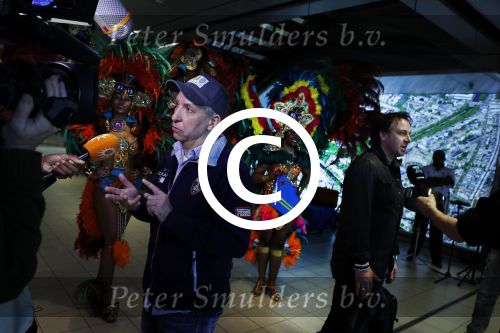 Schiphol 16 februari 2017
Marco Borsato en Raymond Rutting vertrekken vanaf Schiphol naar Aruba om daar foto\'s te gaan maken voor expositie.
