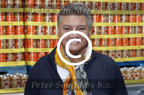 Amsterdam 6 februari 2017
Rene Froger krijgt van honig 150.000 potjes voor de voedselbank.