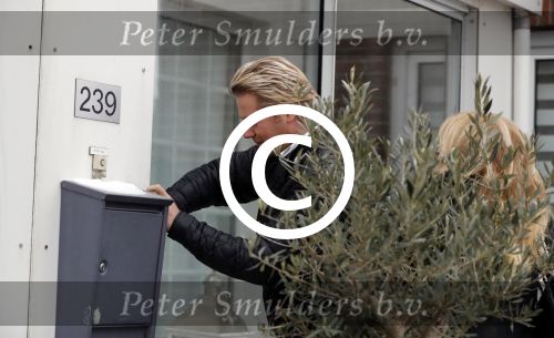 Lijnden Hoofddorp 10 februari 2017
Patricia Paay en haar man Robbert Hinfelaar gaan aangifte doen op het politieburo vanwege sekstape.
