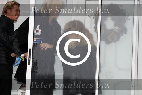 Lijnden Hoofddorp 10 februari 2017
Patricia Paay en haar man Robbert Hinfelaar gaan aangifte doen op het politieburo vanwege sekstape.