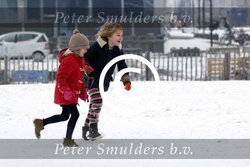 Amsterdam 11 februari 2017
Thijs Romer gaat lunchen met de oppas van zijn dochter Sammie. Hij rijt er naartoe in de auto van zijn ex Katja Schuurman