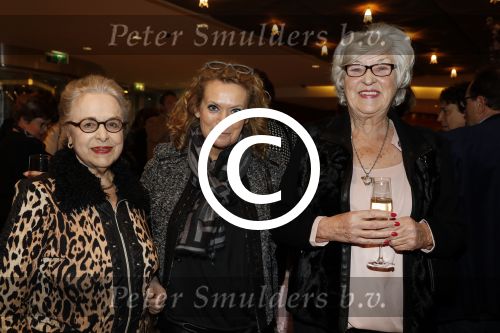 Amsterdam 12 februari 2017 
Modeshow Paul Schulten in het Okura. Simcha Roedema met moeder en schoonmoeder