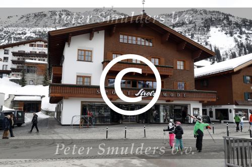 Lech zurs 26 februari 2017
Diverse plekken waar de koninklijke familie regelmatig komt / kwam of verblijft. Bij Strolz kopen/huren ze ski spullen