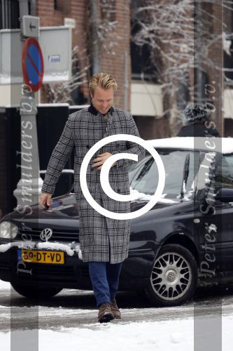 Amsterdam 11 februari 2017
Thijs Romer gaat lunchen met de oppas van zijn dochter Sammie. Hij rijt er naartoe in de auto van zijn ex Katja Schuurman