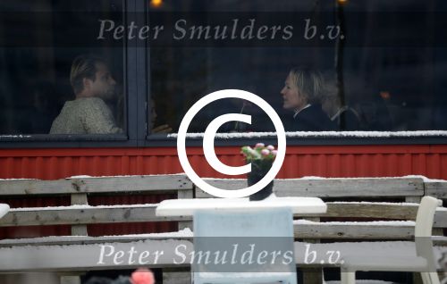 Amsterdam 11 februari 2017
Thijs Romer gaat lunchen met de oppas van zijn dochter Sammie. Hij rijt er naartoe in de auto van zijn ex Katja Schuurman