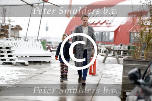 Amsterdam 11 februari 2017
Thijs Romer gaat lunchen met de oppas van zijn dochter Sammie. Hij rijt er naartoe in de auto van zijn ex Katja Schuurman