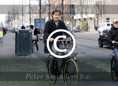 Amsterdam 15 februari 2016
Vincent Croiset met een zoon op de fiets in Amsterdam.