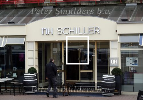 Amsterdam 6 maart 2018
Beveiliging met honden bij opbames RTL Late night in NH hotel Schiller