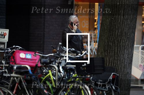 Amsterdam 20 februari 2018
Bram Moszkowicz doet boodschappen in Amsterdam zuid