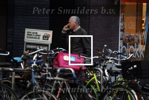 Amsterdam 20 februari 2018
Bram Moszkowicz doet boodschappen in Amsterdam zuid