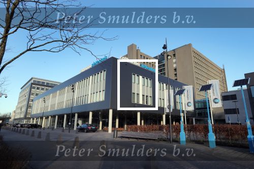 Eindhoven, 11 Februari 2018 12 Februari 2018
Het Catharina Ziekenhuis waar John Williams afgelopen nacht naar toe is vervoerd voor problemen die hij heeft gekregen met drugs en drank