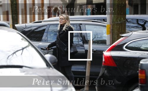 Amsterdam 15 februari 2018 
Chantal janzen met man Marco en zoon naar verloskundigenpraktijk