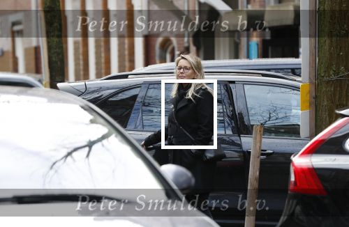 Amsterdam 15 februari 2018 
Chantal janzen met man Marco en zoon naar verloskundigenpraktijk