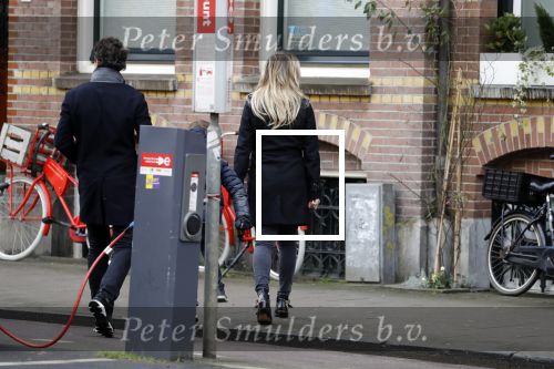 Amsterdam 15 februari 2018 
Chantal janzen met man Marco en zoon naar verloskundigenpraktijk