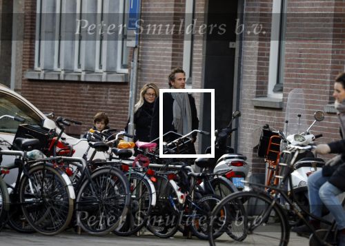 Amsterdam 15 februari 2018 
Chantal janzen met man Marco en zoon naar verloskundigenpraktijk