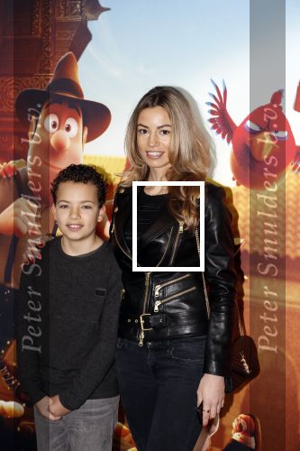 Amsterdam 11 februari 2018
Premiere Ted en het geheim van koning Midas in Pathe arena. Christie Bokma met zoon