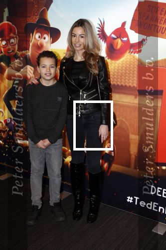 Amsterdam 11 februari 2018
Premiere Ted en het geheim van koning Midas in Pathe arena. Christie Bokma met zoon