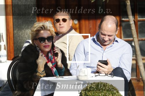 Amsterdam 17 februari 2018
Connie Witteman met verloofde Eugene v Dun op terras.