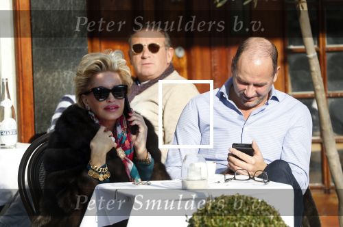 Amsterdam 17 februari 2018
Connie Witteman met verloofde Eugene v Dun op terras.