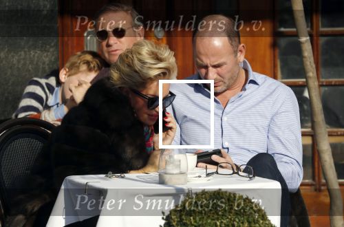 Amsterdam 17 februari 2018
Connie Witteman met verloofde Eugene v Dun op terras.