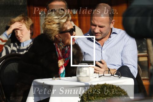 Amsterdam 17 februari 2018
Connie Witteman met verloofde Eugene v Dun op terras.