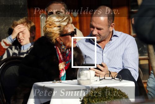 Amsterdam 17 februari 2018
Connie Witteman met verloofde Eugene v Dun op terras.
