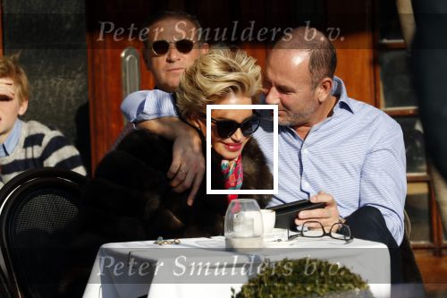 Amsterdam 17 februari 2018
Connie Witteman met verloofde Eugene v Dun op terras.