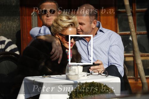 Amsterdam 17 februari 2018
Connie Witteman met verloofde Eugene v Dun op terras.