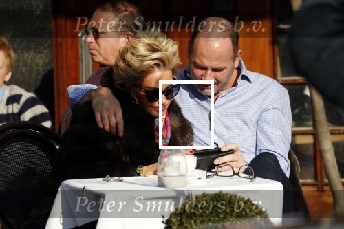 Amsterdam 17 februari 2018
Connie Witteman met verloofde Eugene v Dun op terras.