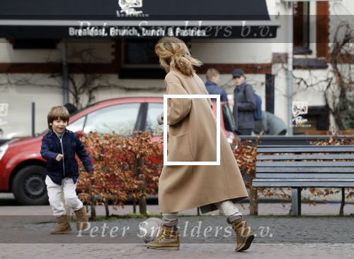 Amsterdam 11 maart 2018   
Danie Bles aan het voetballen met zijn zoon