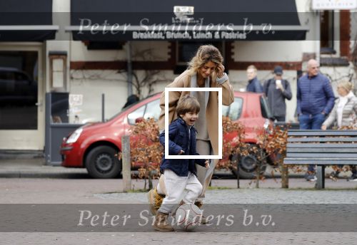 Amsterdam 11 maart 2018   
Danie Bles aan het voetballen met zijn zoon