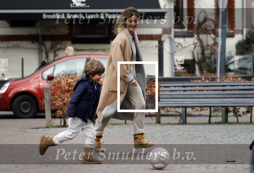Amsterdam 11 maart 2018   
Danie Bles aan het voetballen met zijn zoon