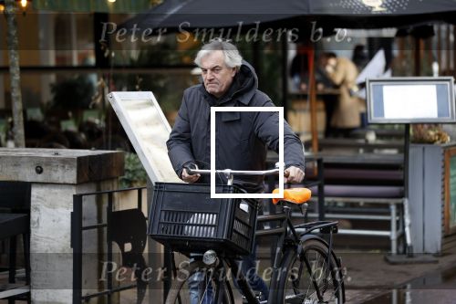 Amsterdam 8 maart 2018
Derek de Lint met zijn fiets bij de Albert Cuyp
