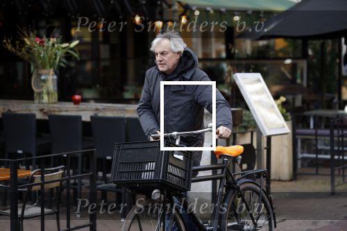 Amsterdam 8 maart 2018
Derek de Lint met zijn fiets bij de Albert Cuyp
