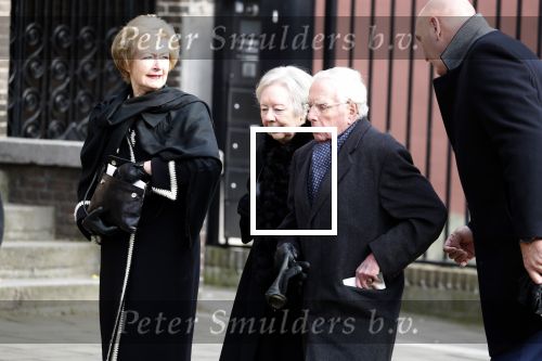 Rotterdam 20 februari 2018
Dienst voor overlijden /begrafenis Ruud Lubbers in de Laurentius Elisabeth Kathedraal. Frits Korthals Altes met zijn vrouw