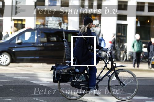 Amsterdam 16 februari 2018
Doutzen Kroes op haar fiets in Amsterdam