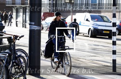 Amsterdam 16 februari 2018
Doutzen Kroes op haar fiets in Amsterdam