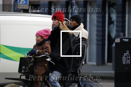 Amsterdam 21 februari 2018
Doutzen Kroes met haar man Sunnery james en hun kinderen