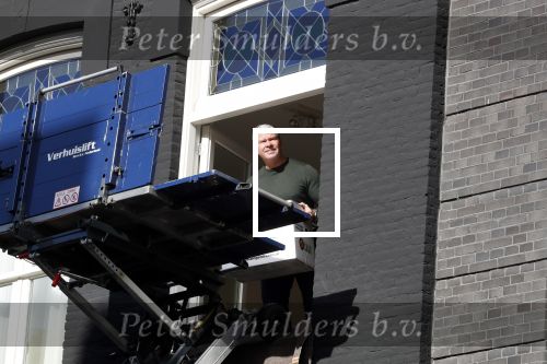 Amsterdam 12 maart 2018
Dries en Honoria Roelvink  verhuizen naar hun nieuwe appartement op de pc Hooftstraat