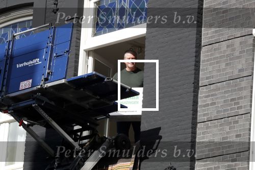 Amsterdam 12 maart 2018
Dries en Honoria Roelvink  verhuizen naar hun nieuwe appartement op de pc Hooftstraat