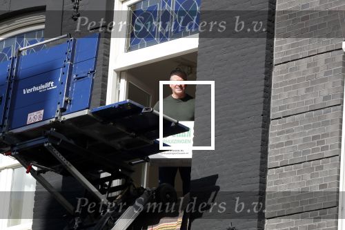 Amsterdam 12 maart 2018
Dries en Honoria Roelvink  verhuizen naar hun nieuwe appartement op de pc Hooftstraat